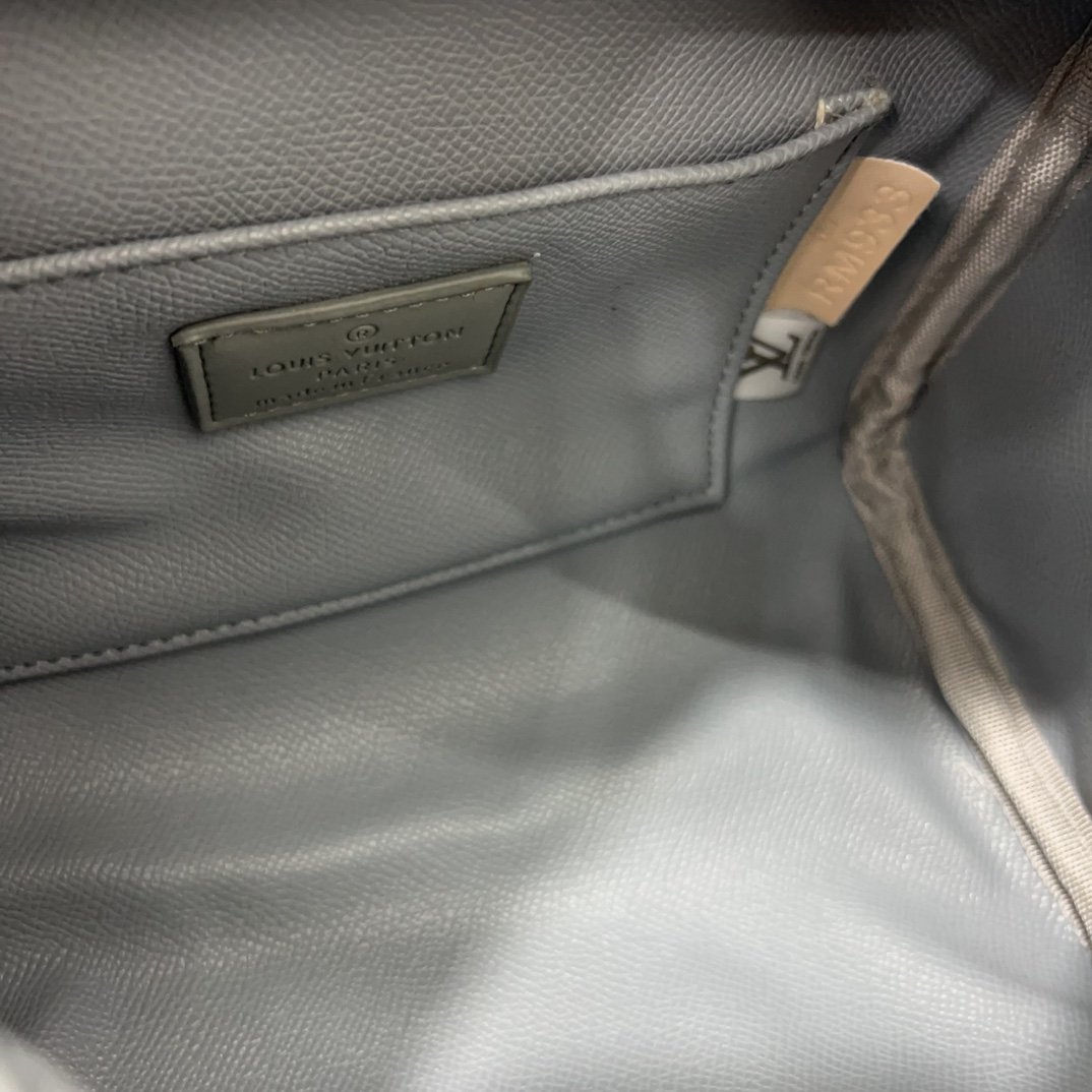 LV Soft Trunk Monogram Eclipse Reverse - Bag - Image 9