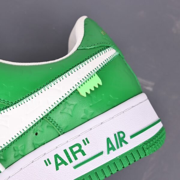 LV LV Trainer Sneaker - Sneakers