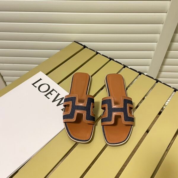 LW Anagram Sandals - Slides