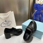 PR Triangle Logo Loafers – Scarpe
