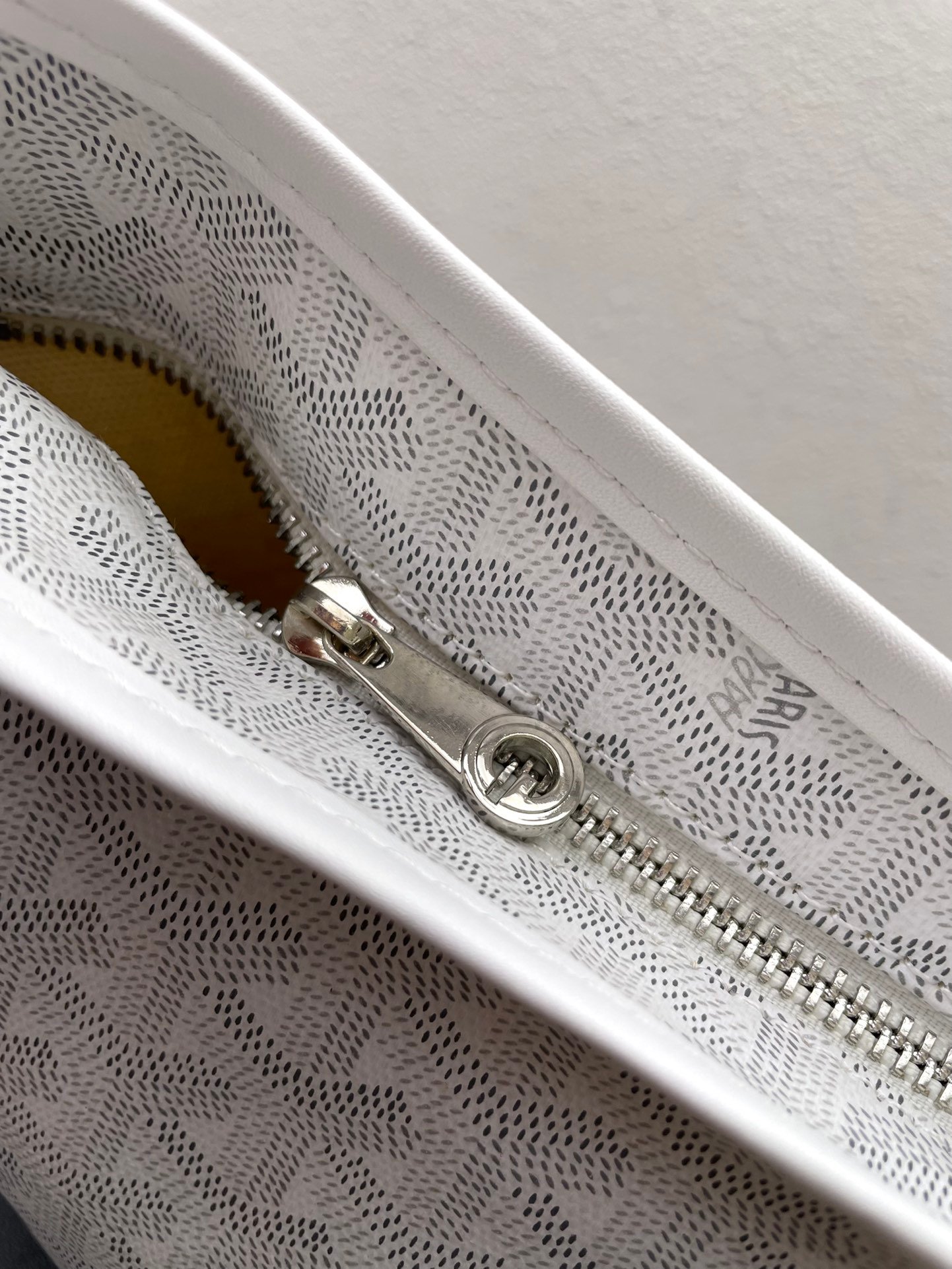 GYD Artois PM 42cm White GYDine Canvas - Bag - Image 7