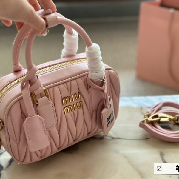 MIU Wander Matelassé Pink Leather - Bag