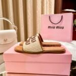 MIU Logo Raffia Slides – Slide