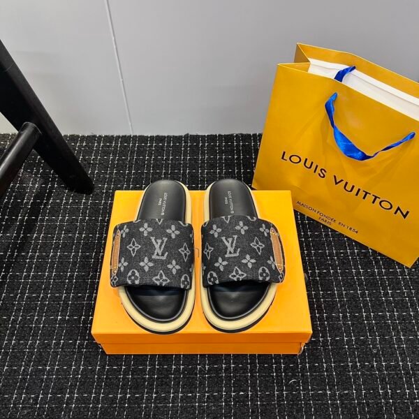 LV Waterfront - Slides