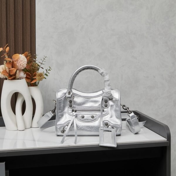 BAL The motorbike bag with a silver buckle a