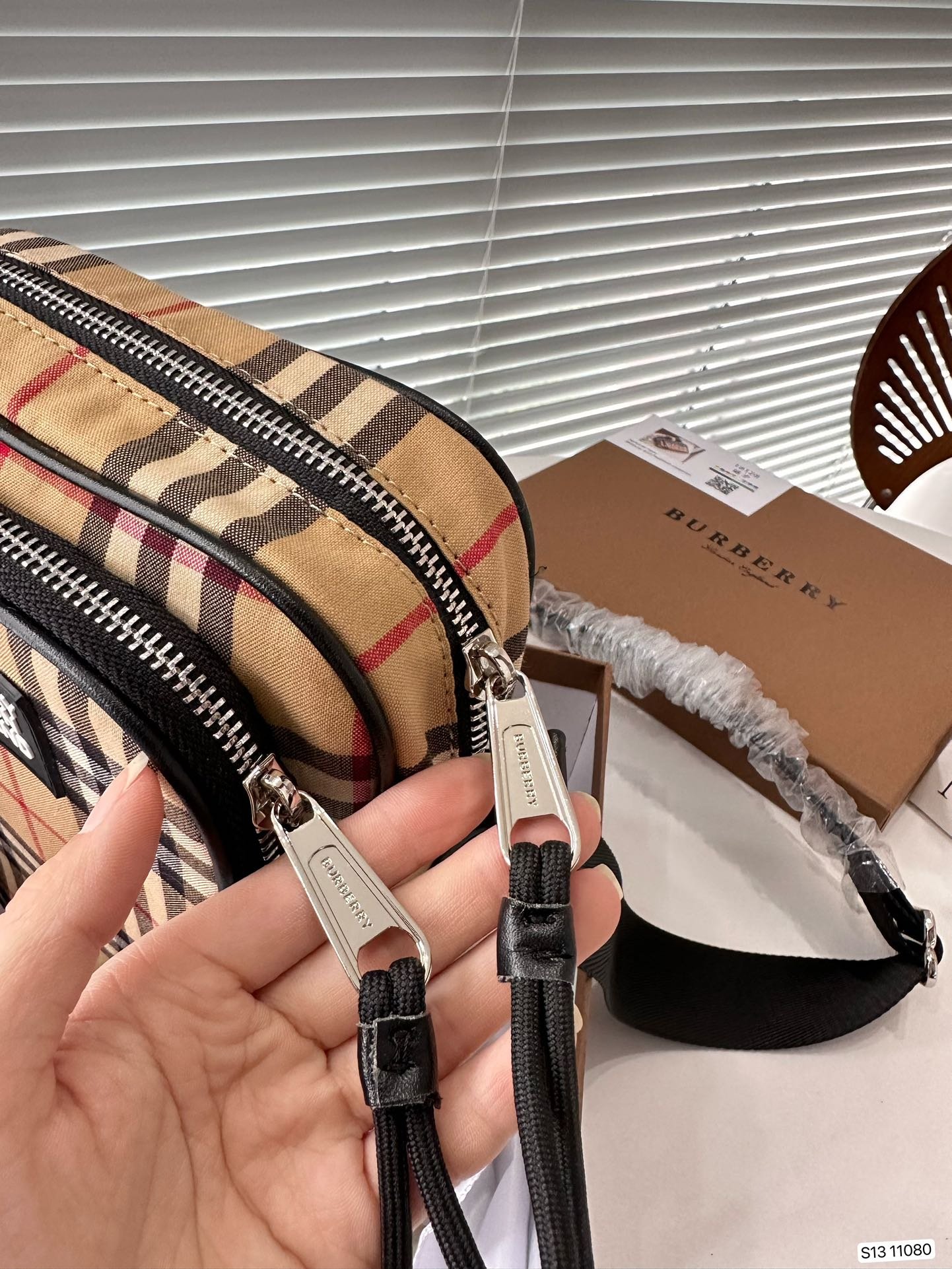 BBR Vintage Check Camera Bag Beige Check - Bag - Image 7