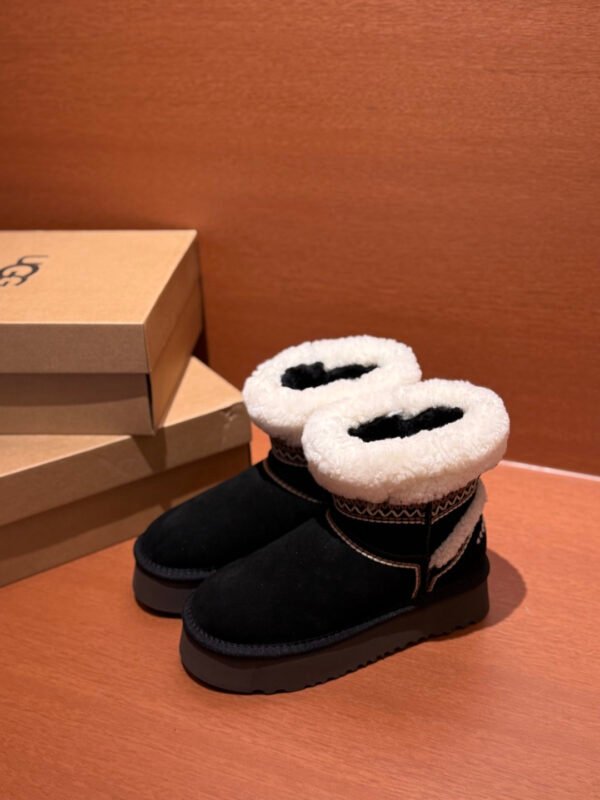 UGG Classic Ultra Mini Platform Black Suede – Boots