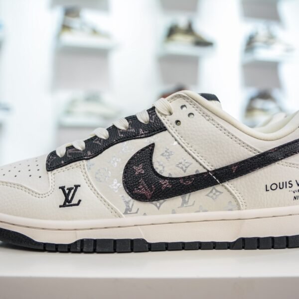 NK Dunk Low x LV - Sneakers