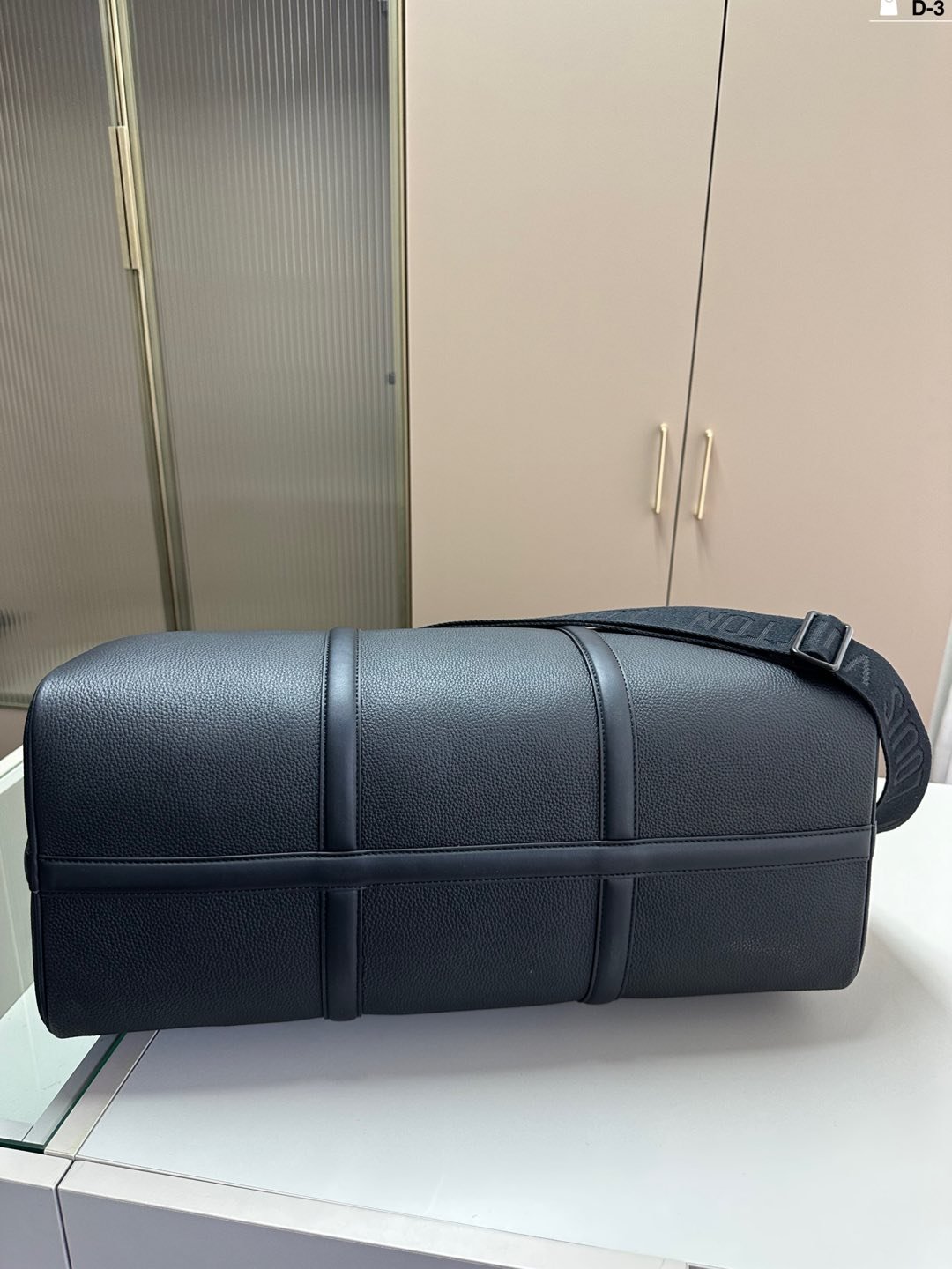 LV Keepall Bandoulière 55 Black Taiga Leather - Bag - Image 3