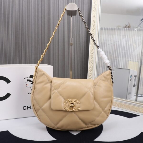 CC 22 Hobo Bag Beige Lambskin - Bag