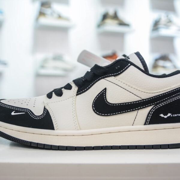 NK Air Jordan 1 Low OG Year of the Rabbit - Sneakers