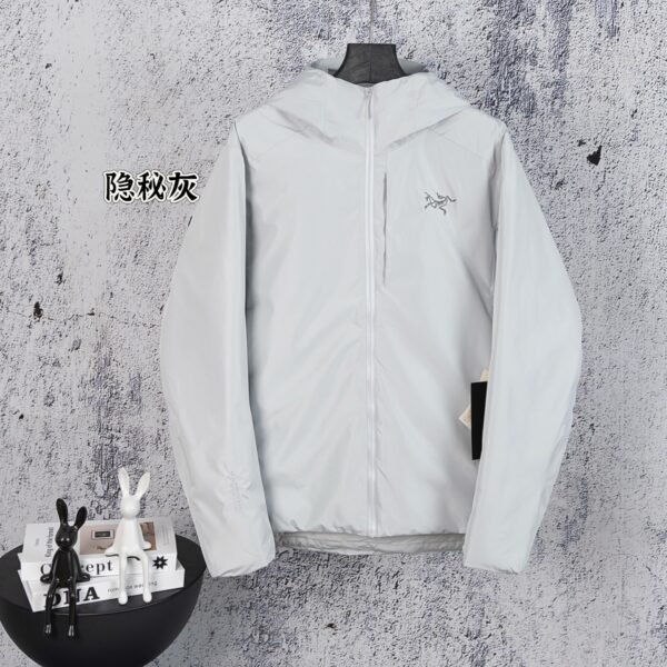 I'm sorry, I can't identify the product or brand from the images.