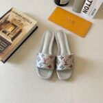 LV Pool Pillow Comfort – Slides