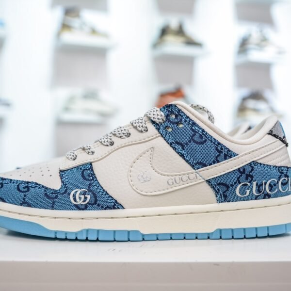 GG Dunk Low - Sneakers