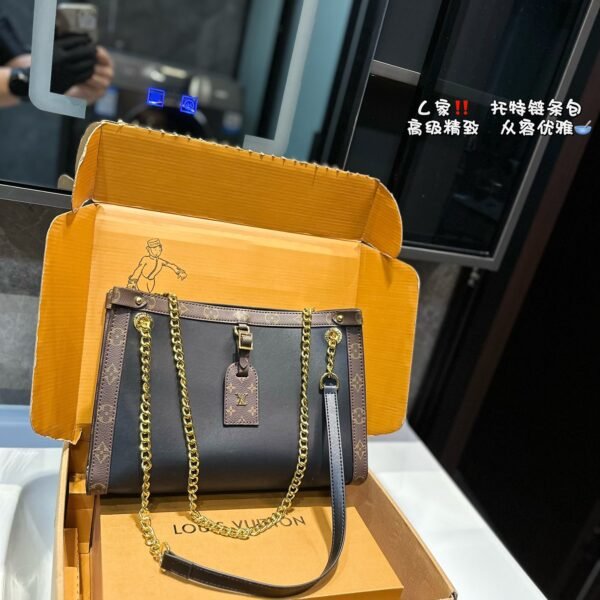 LV Dauphine MM Monogram - Bag