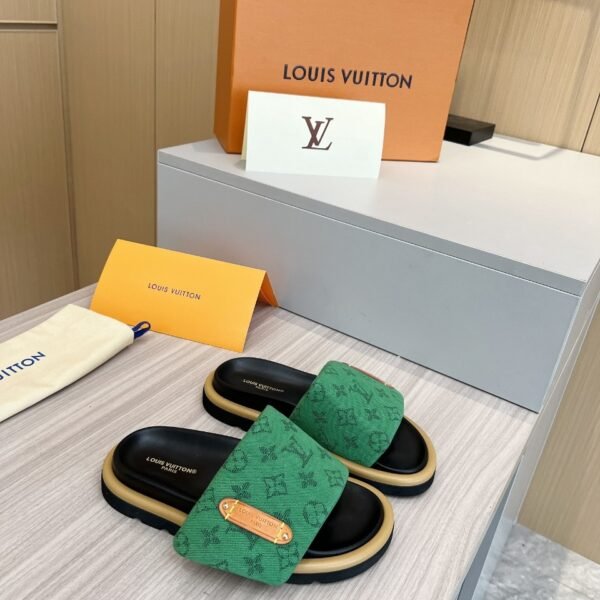 LV Waterfront - Slides
