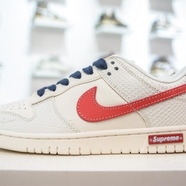 NK Dunk Low Supreme White Cement - Sneakers
