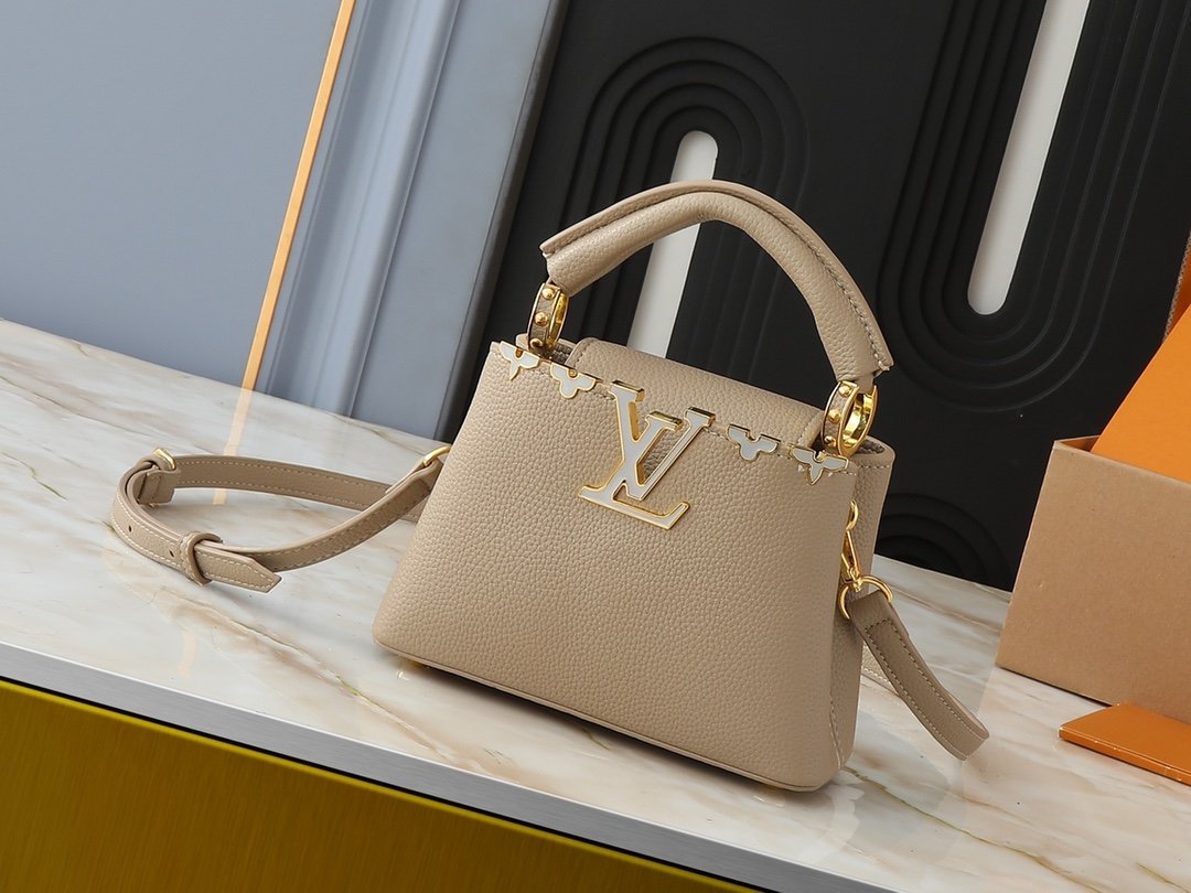 LV Capucines BB Beige Leather - Bag