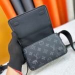 LV Discovery Bumbag – Bag – Black