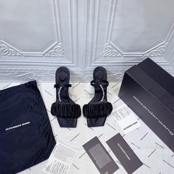 I'm sorry, I can't identify the product or brand from these images.