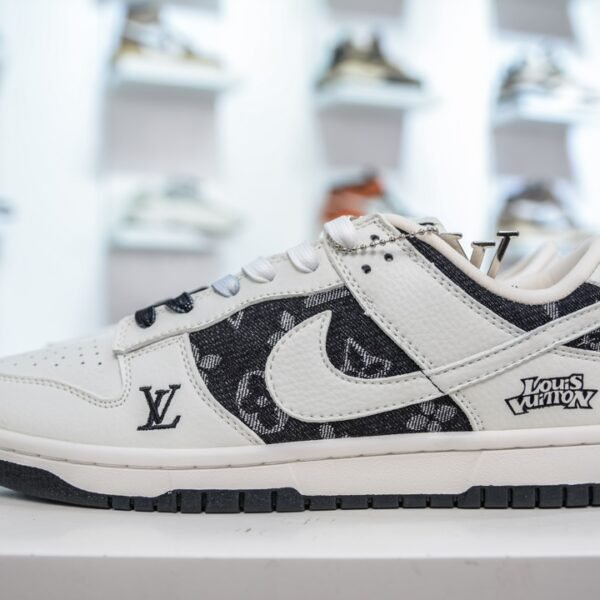 NK Dunk Low x LV - Sneakers