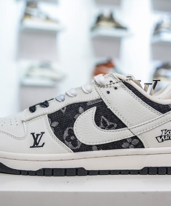 NK Dunk Low x LV – Sneakers – Black