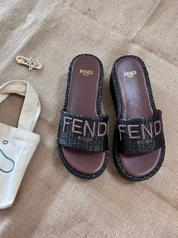 FD Roma Slides Black – Slides