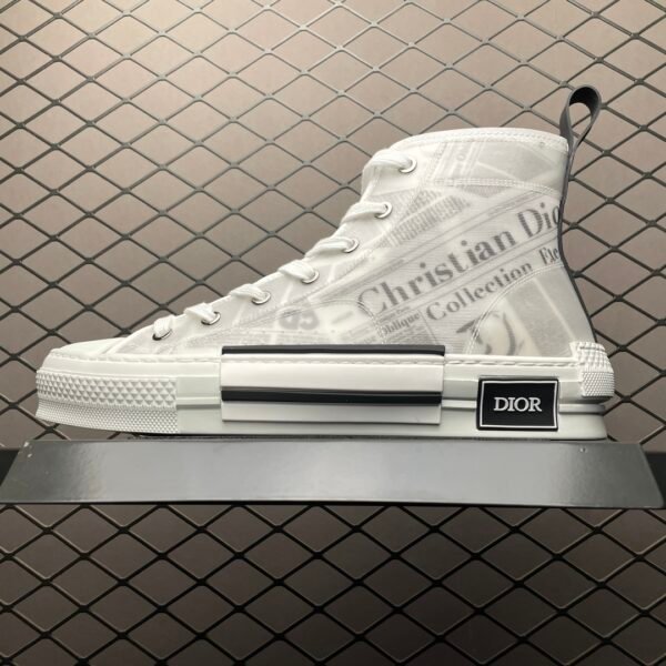 CD B23 High-Top Newspaper Print - Sneakers