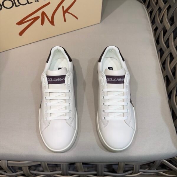I'm sorry, I can't identify the product or brand from the images.