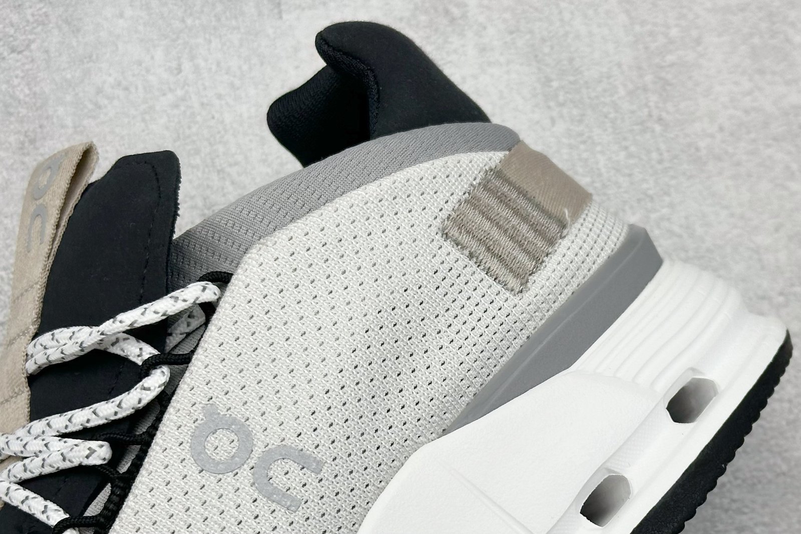 I'm sorry, I can't identify the product or brand from the images. - Image 9