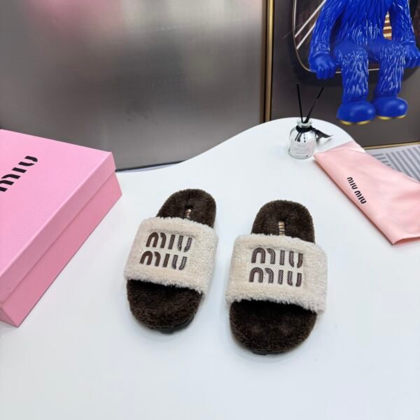 MIU Fuzzy Logo Slippers - Slides