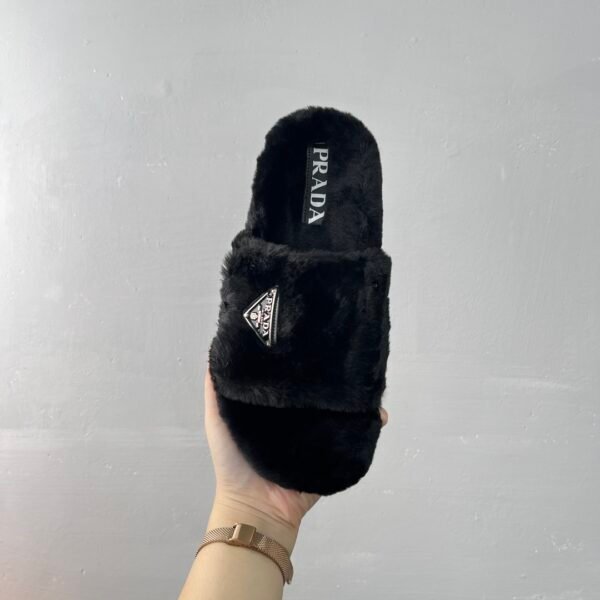 PR Faux Fur Slides - Slides