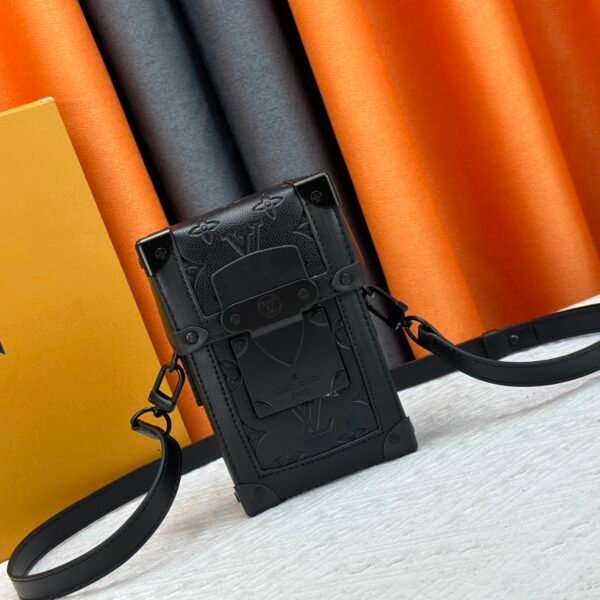 LV Trunk Messenger - Bag