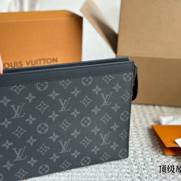 LV Pochette Voyage MM Monogram Eclipse - Bag