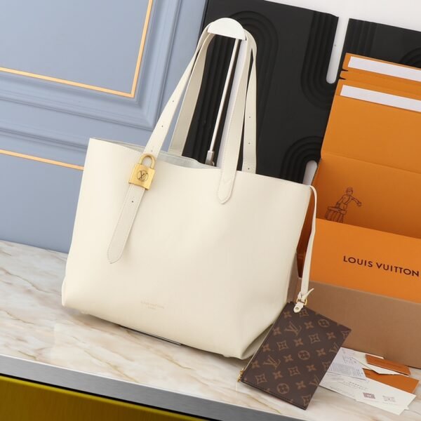 LV Lockme Shopper - Bag