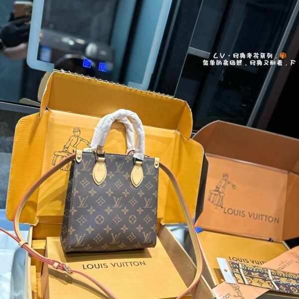 LV Petit Sac Plat Monogram - Bag