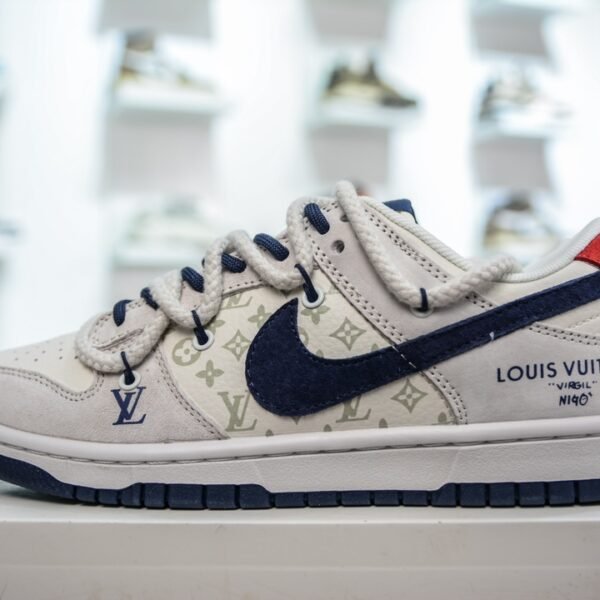 NK Dunk Low x LV - Sneakers