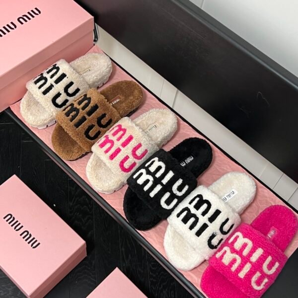 MIU Logo Shearling Slippers - Slides