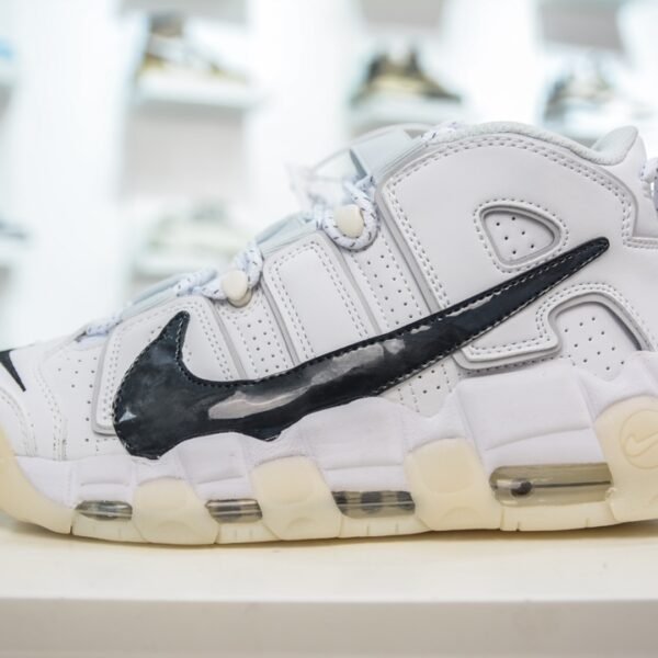 NK Air More Uptempo White/Black - Sneakers