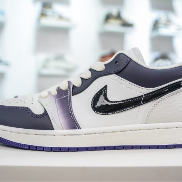 NK Air Jordan 1 Low White/Black/Purple - Sneakers