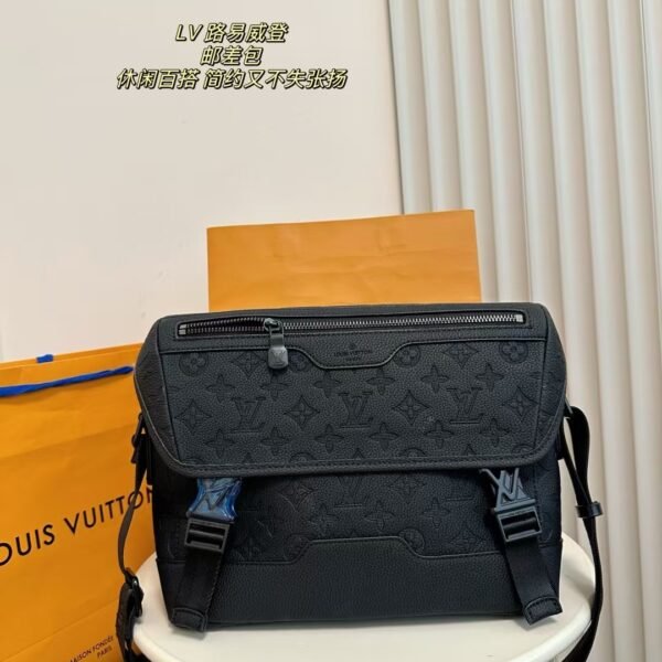 LV Discovery Messenger Monogram Eclipse - Bag