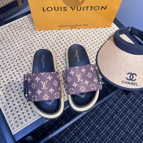 LV Waterfront - Slides
