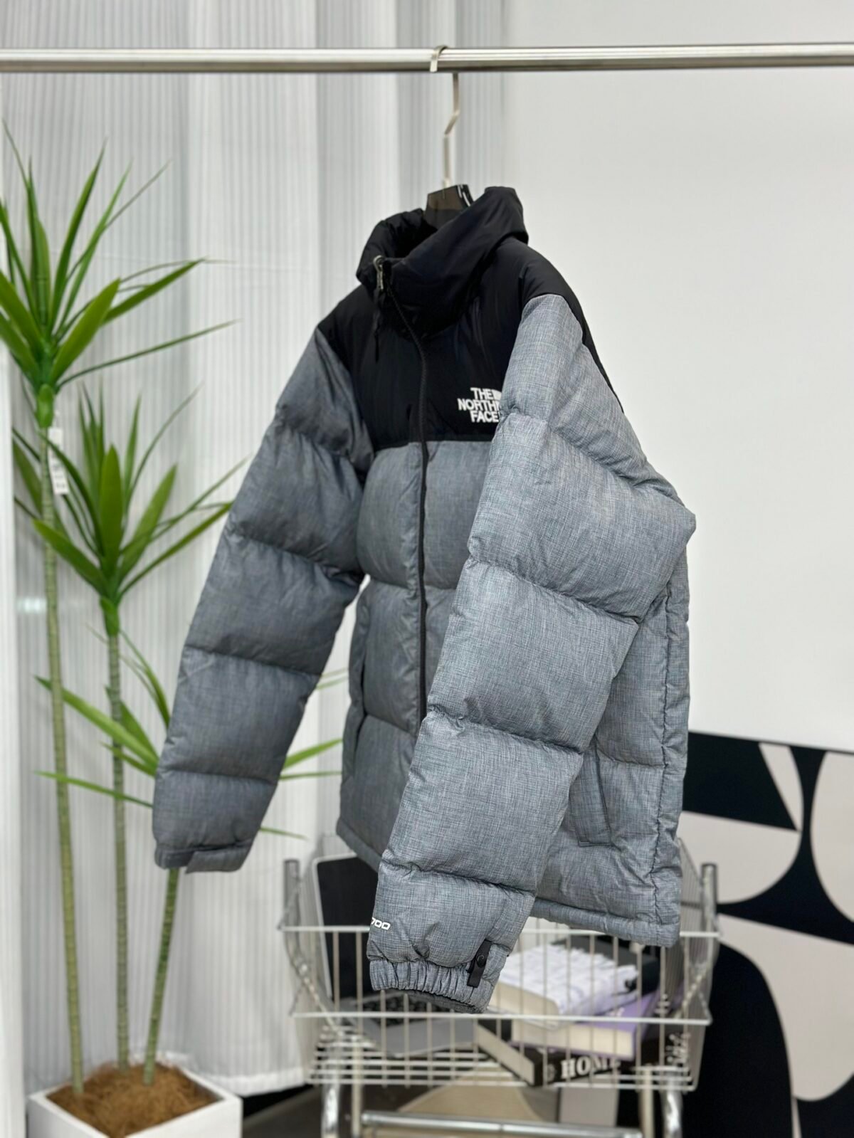 TNF 1996 Retro Nuptse Jacket Grey/Black – Giacca — 3