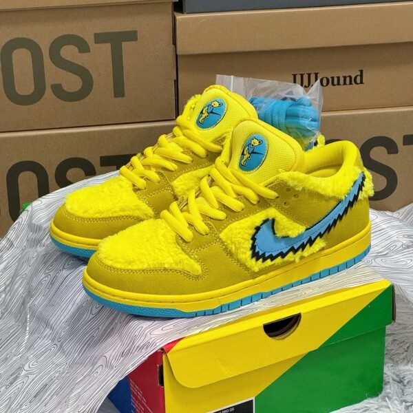NK SB Dunk Low Grateful Dead Bears 42 Yellow/Blue - Sneakers