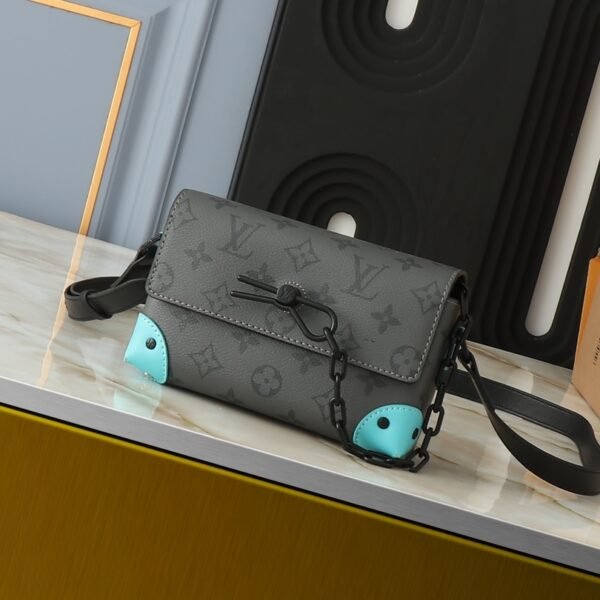 LV Utility Crossbody Monogram Eclipse - Bag