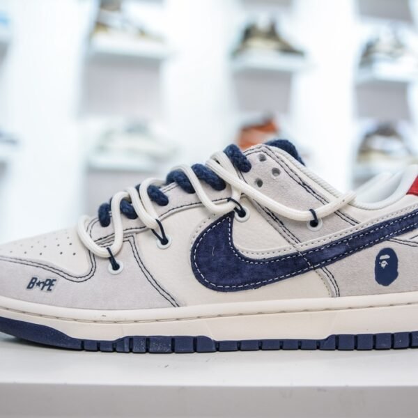 NK SB Dunk Low x BAPE - Sneakers