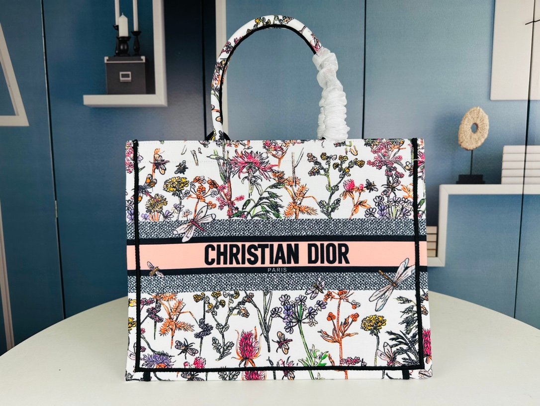 CD Book Tote Large Multicolor Embroidered Canvas - Bag - Image 2
