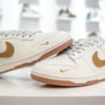 NK Dunk Low Supreme – Sneakers – Beige
