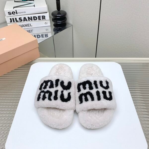MIU Furry Logo Slides - Slides