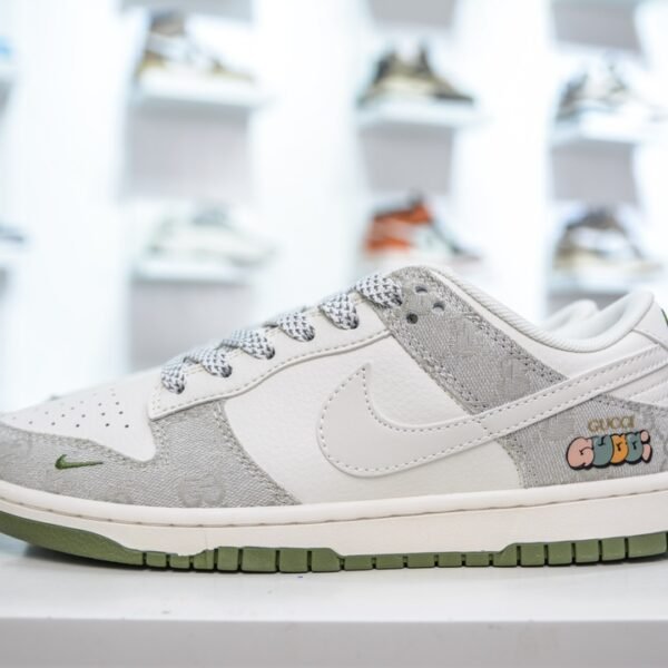 NK Dunk Low SB x GG - Sneakers